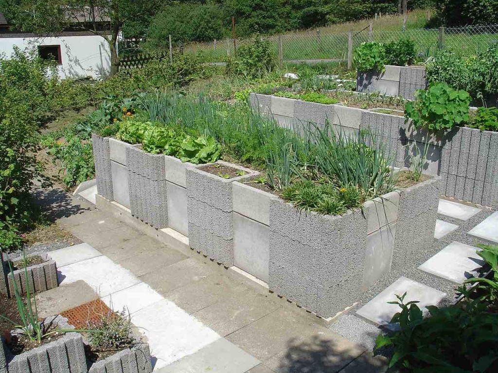 accessible raised garden